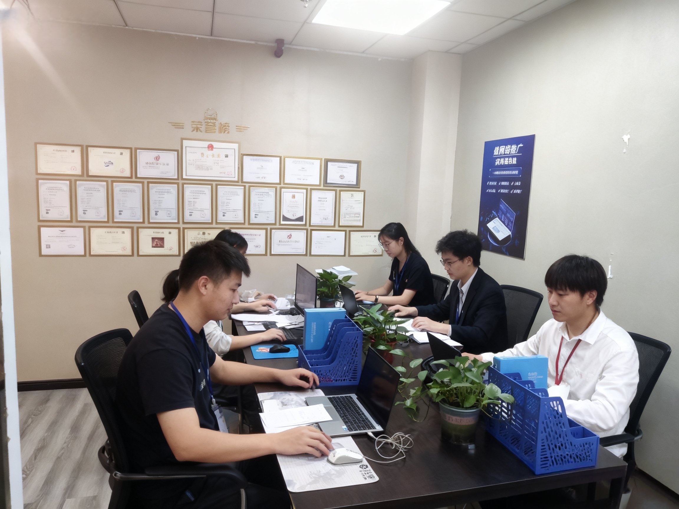 公司实拍：项目讨论与资料整理